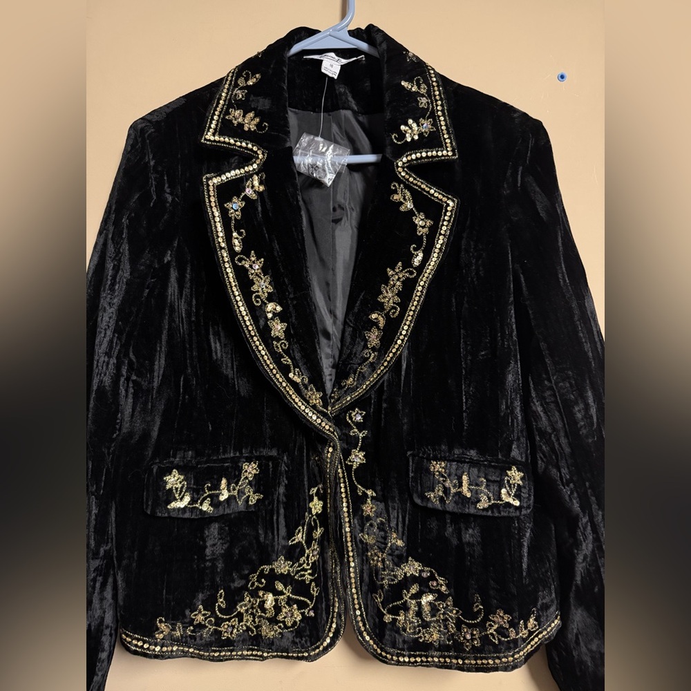 Katherine Barclay Black Blazer with Gold Embroidery - Picture 2 of 10